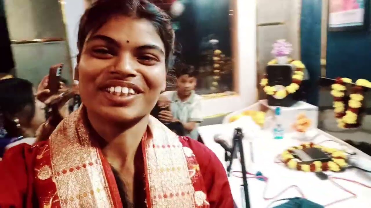 Reena bhabhi khusa ho gyi h kana jii ko paakar hm log gye the deewani recording studio me