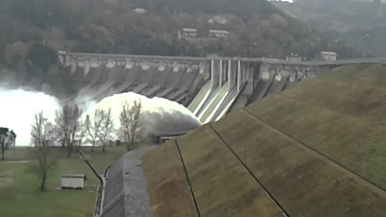 Lago di Corbara - Diga aperta
