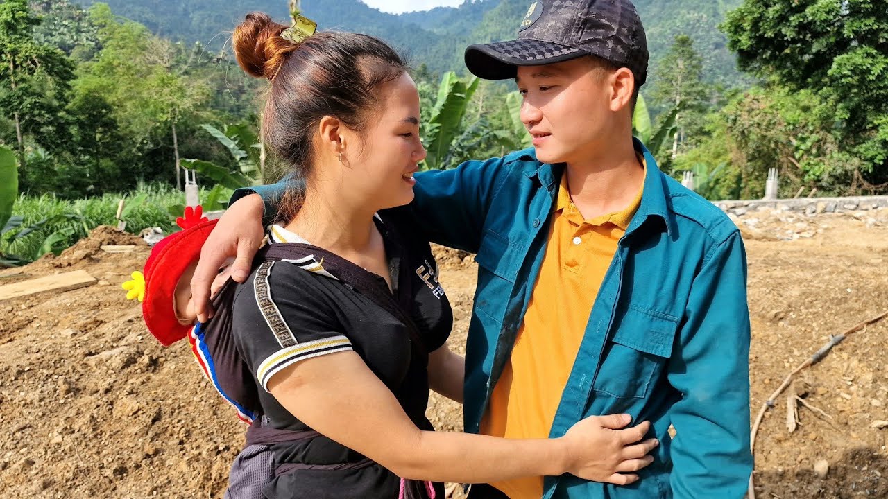Mother and daughter went to visit her husband - saw him working