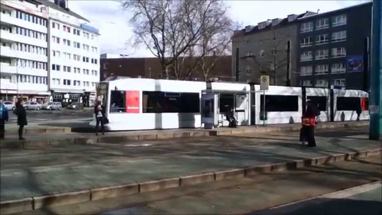 Straßenbahn und Busse Düsseldorf am Worringer Platz