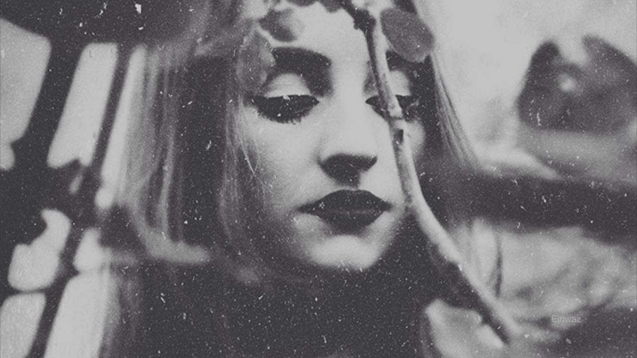 Deborah Sheedy - Atmospheric black and white portraits - Photography -