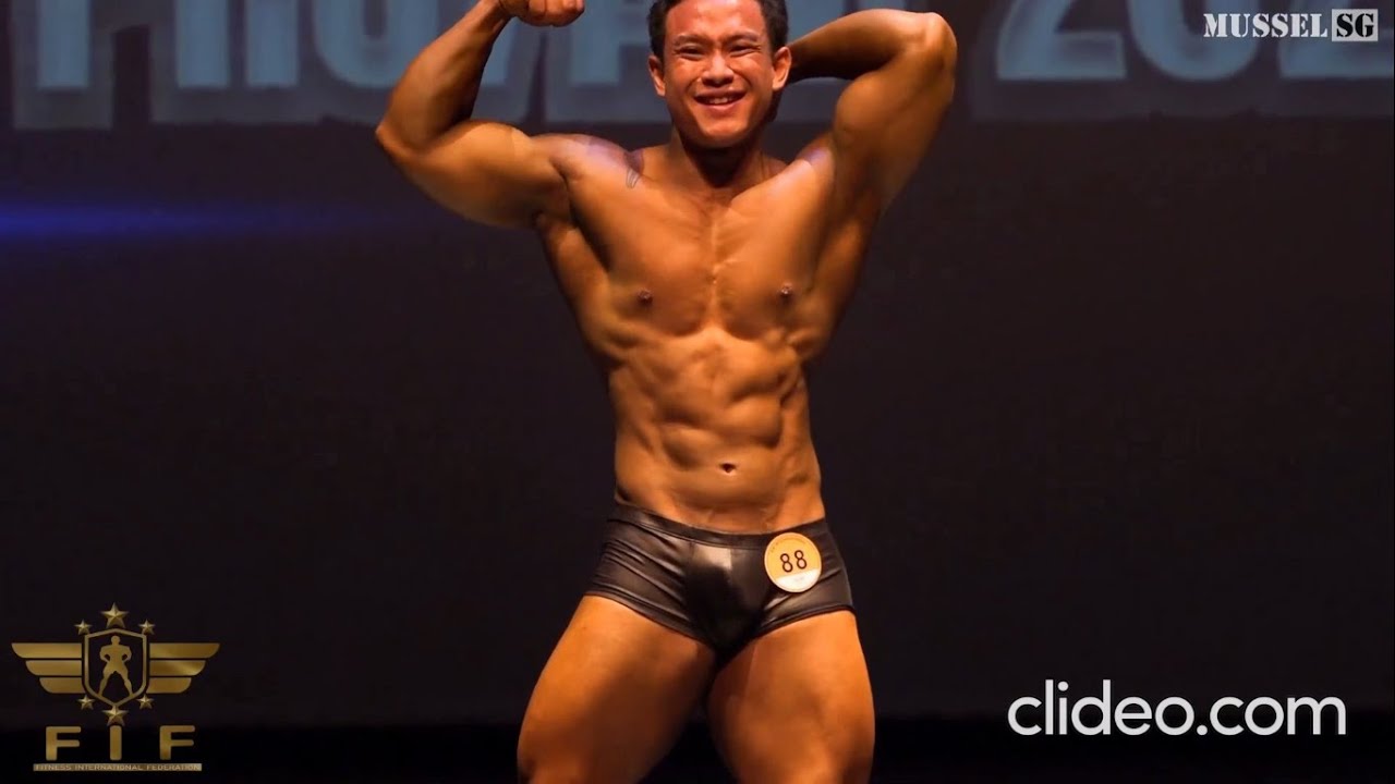 Muscle Stud Posing