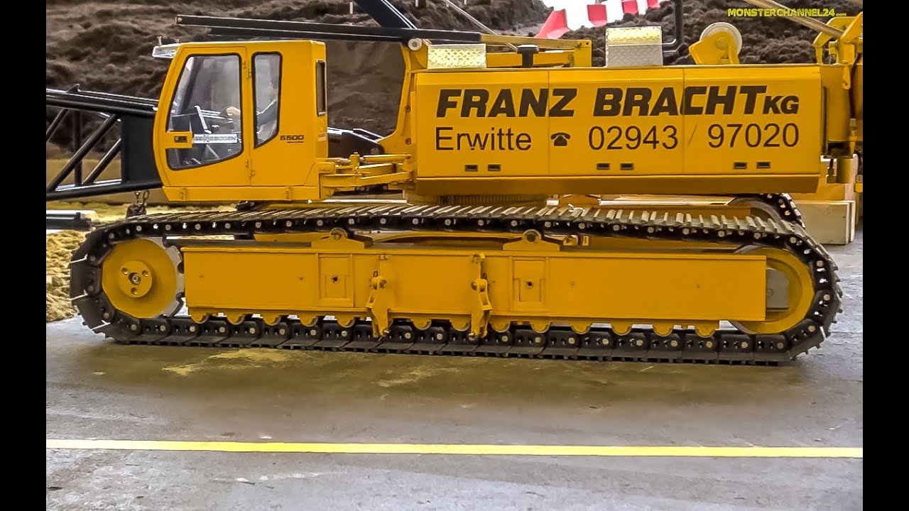 STUNNING RC Crane! Extreme cool detailed R/C model. Must see!