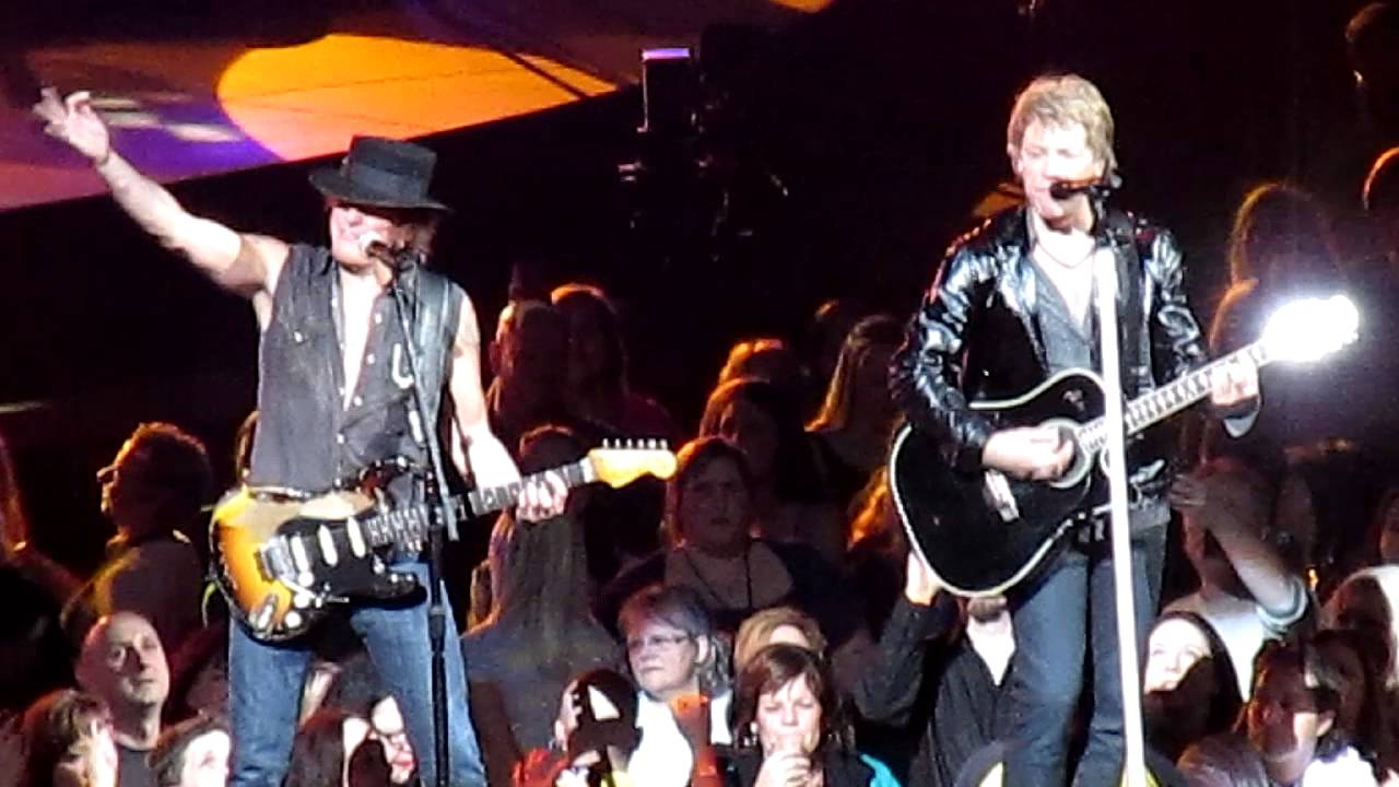 I'll Be There For You - Bon Jovi live in Buffalo!