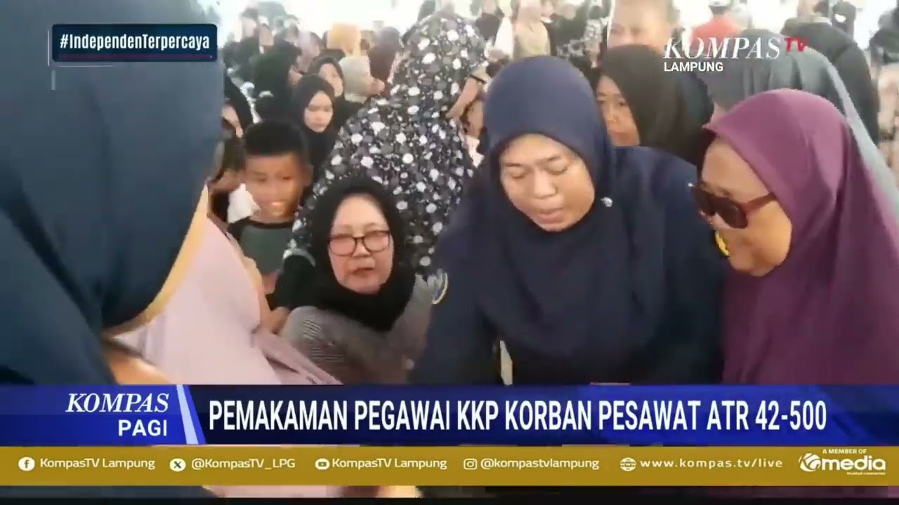 Tangis Keluarga Sambut Pramugari Pesawat ATR 42 500 Florencia yang Sudah Meninggal
