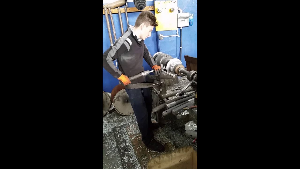 Tornitura in lastra a mano (alluminio)