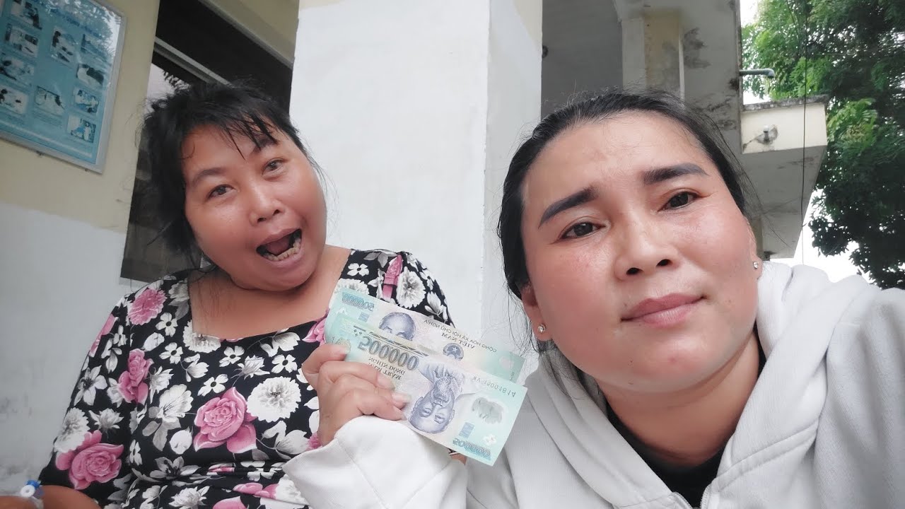 Hôm nay em Loan qua để báo tin vui cho chị Ba và em Loan quá buồn phải nói lên điều này