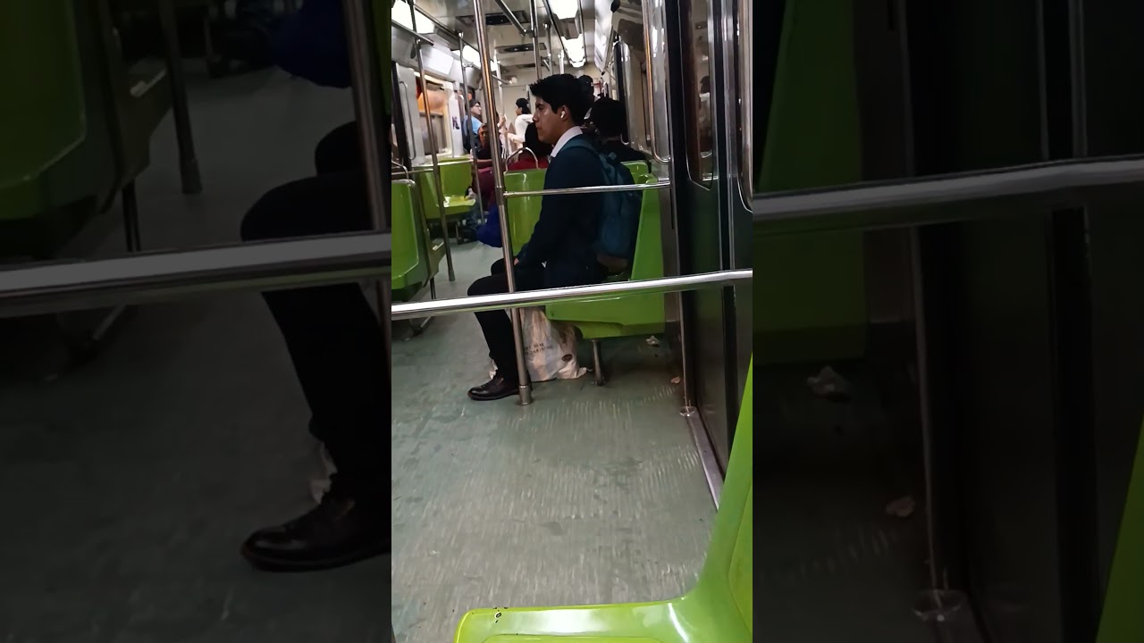 &Uacute;LTIMO VAG&Oacute;N DEL METRO #m&eacute;xico #metro #humor #vamosam&eacute;rica #odiamemas