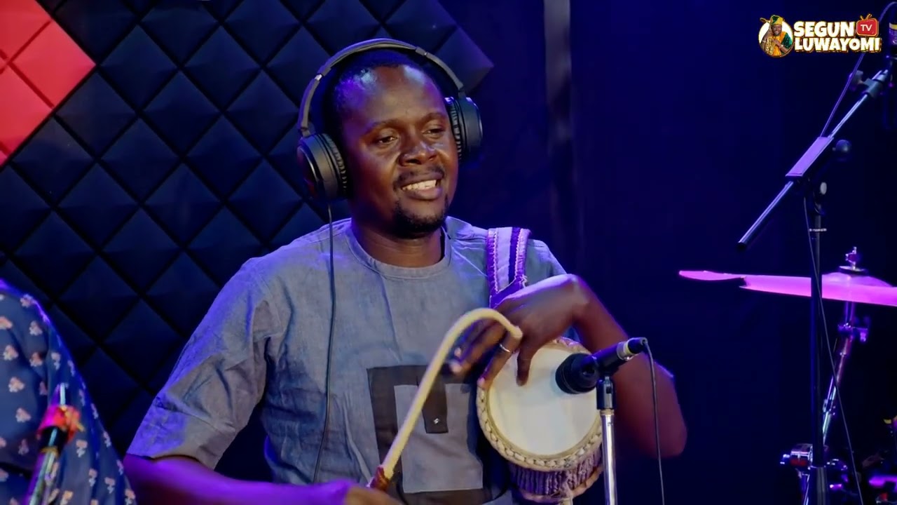 Episode 301 AlujoHymn Fusion with Segun Oluwayomi 