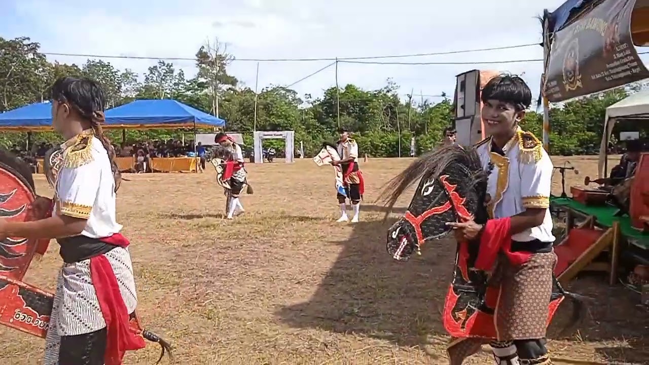 FESTIVAL DESA SRI BINTAN 2025 LAPANGAN BOLA KAKI POYOTOMO TARI PEMBUKO/PERSEMBAHAN