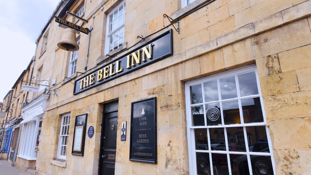 Luxury Window Shopping 🛍️ Exploring Moreton-in-Marsh, Cotswolds’ Hidden Market Town