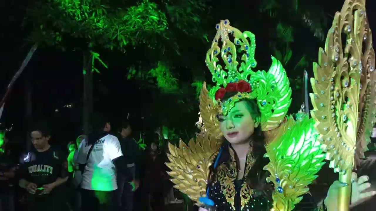 Cantik dan keren penari yang satu ini