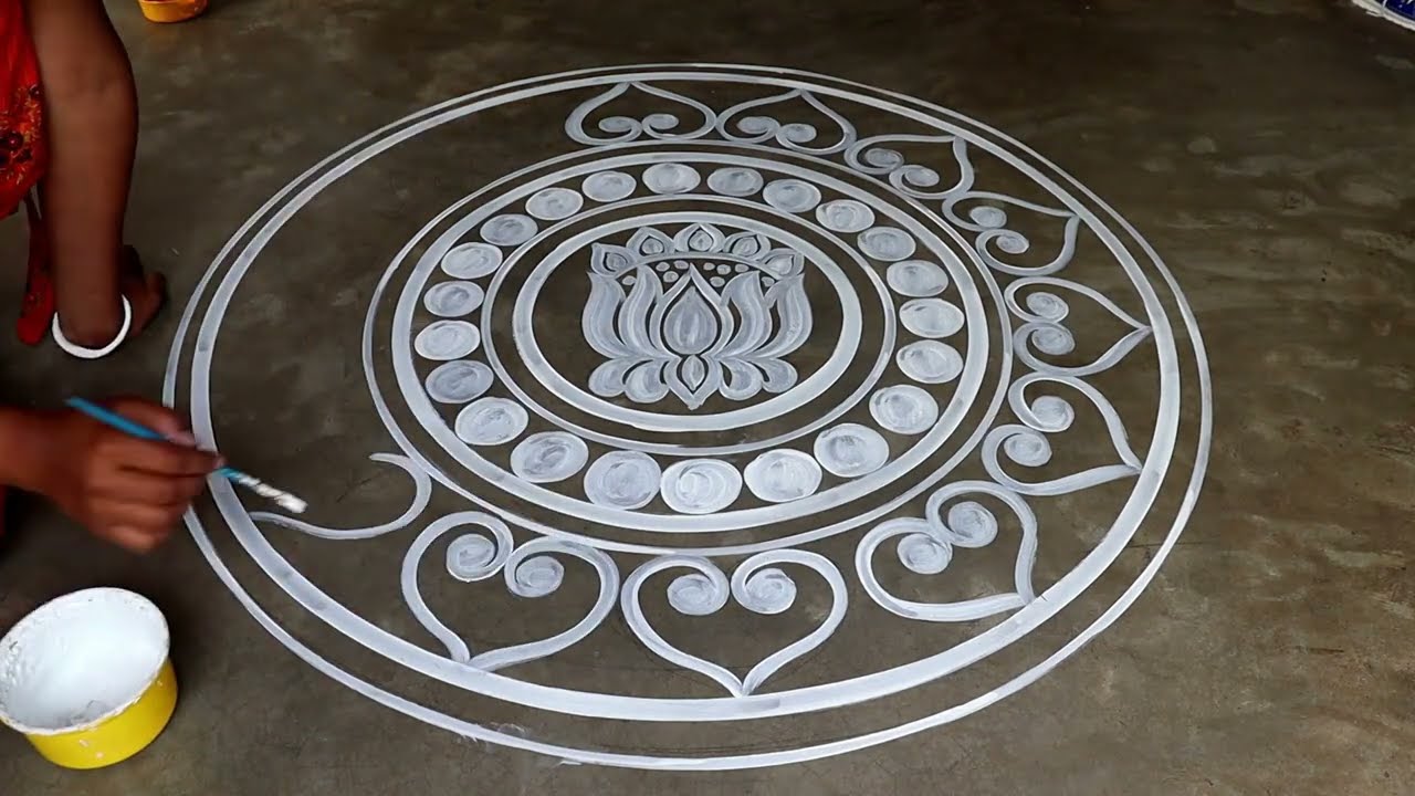 very simple alpona design for laxmi puja / Beautiful Round Alpona Designs For Beginners / rangoli