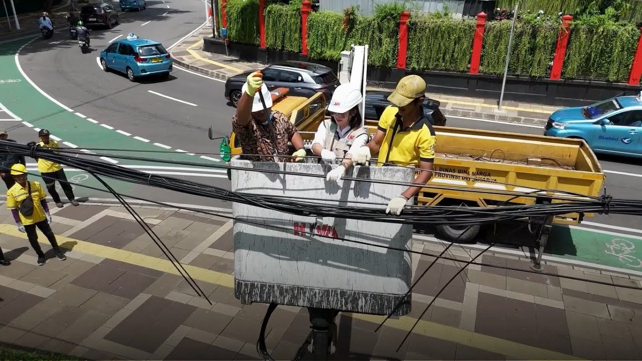 Penurunan Kabel Udara di Ruas Jalan Senopati (7 Maret 2024)