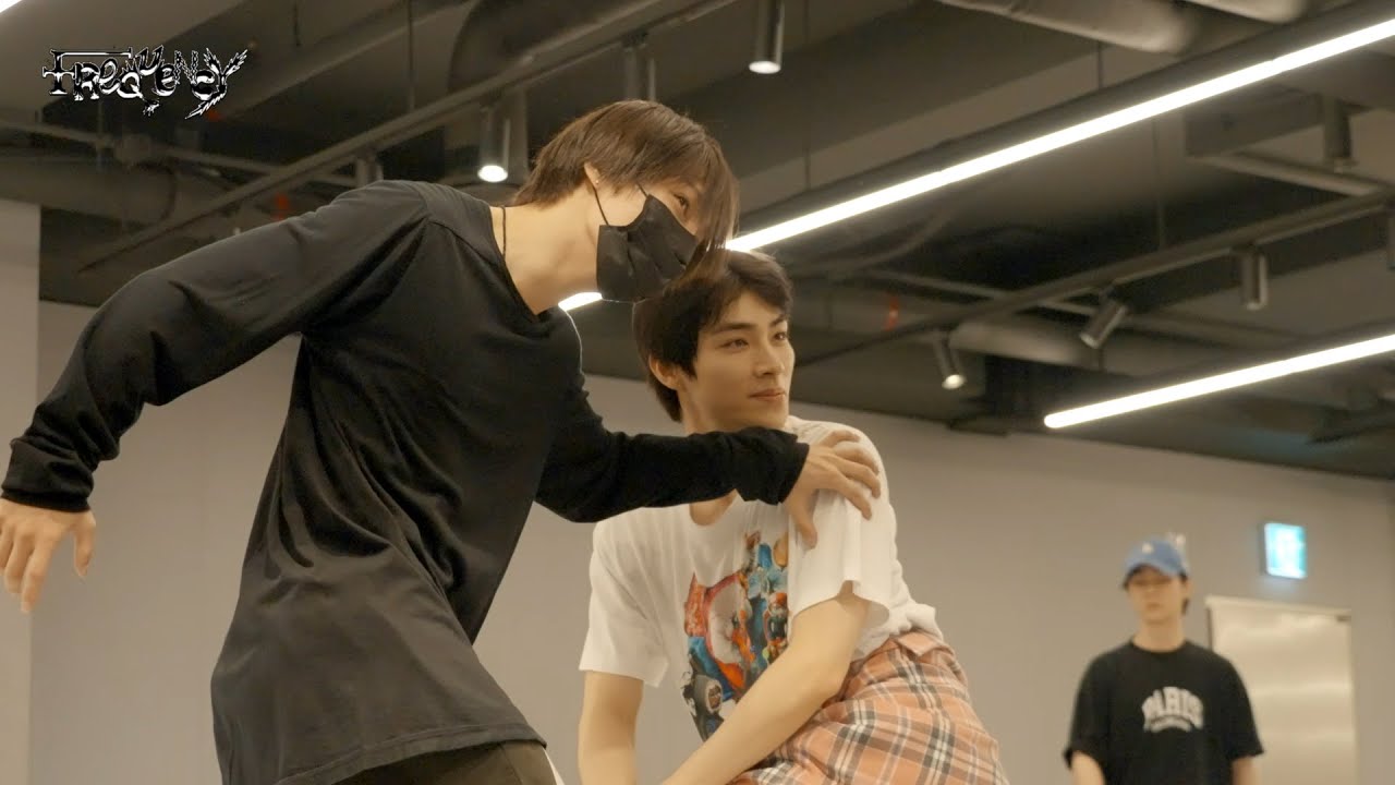 WayV 威神V 'FREQUENCY' Dance Practice Behind the Scenes