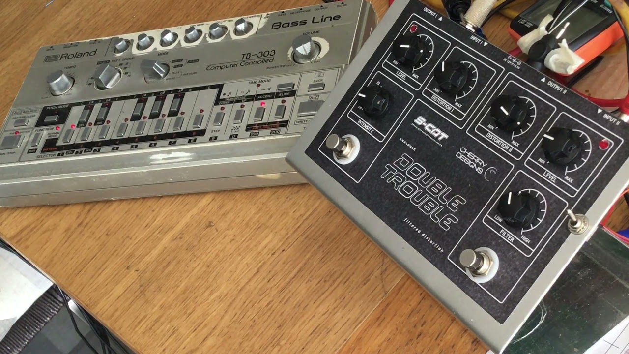 Double Trouble distorting a TB-303