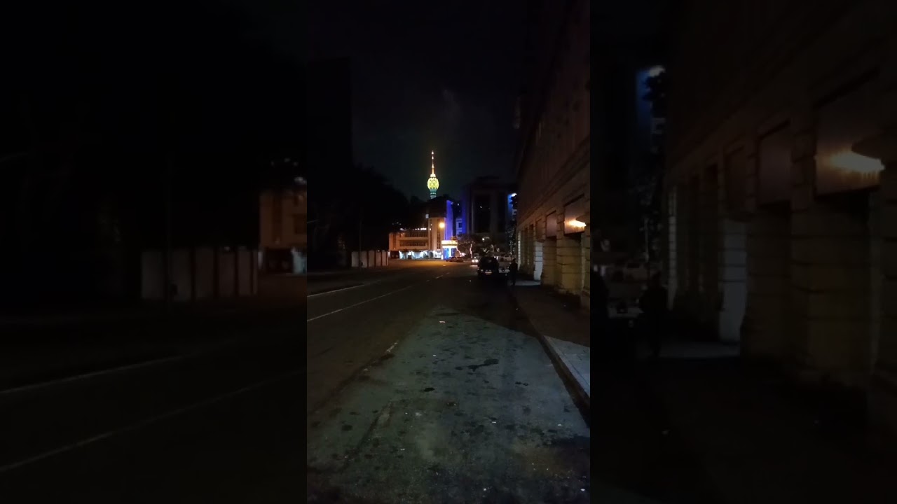 Телебашня вечером в Коломбо #2kota #2cats @2kota