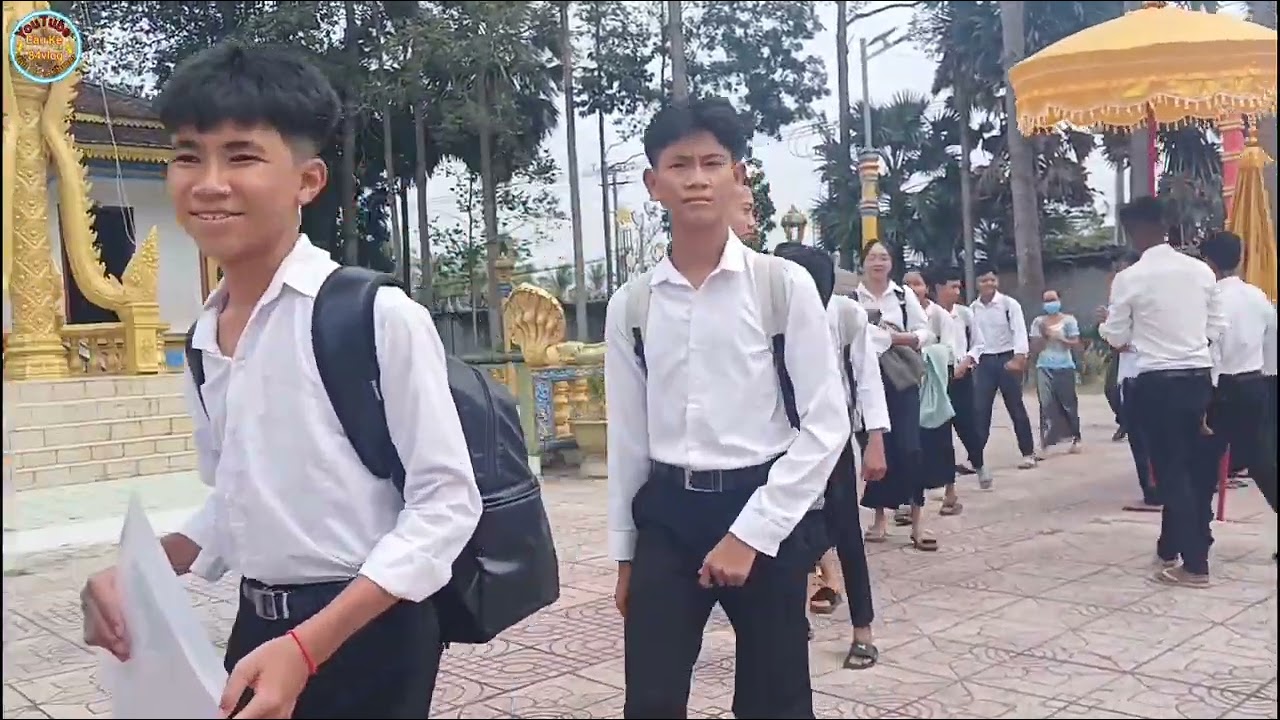 Chùa Tà Thiêu Diễu hành Tăng và Thí Sinh Thi Sơ cấp Phật Học vào Chùa Khmer PuTumSaKol