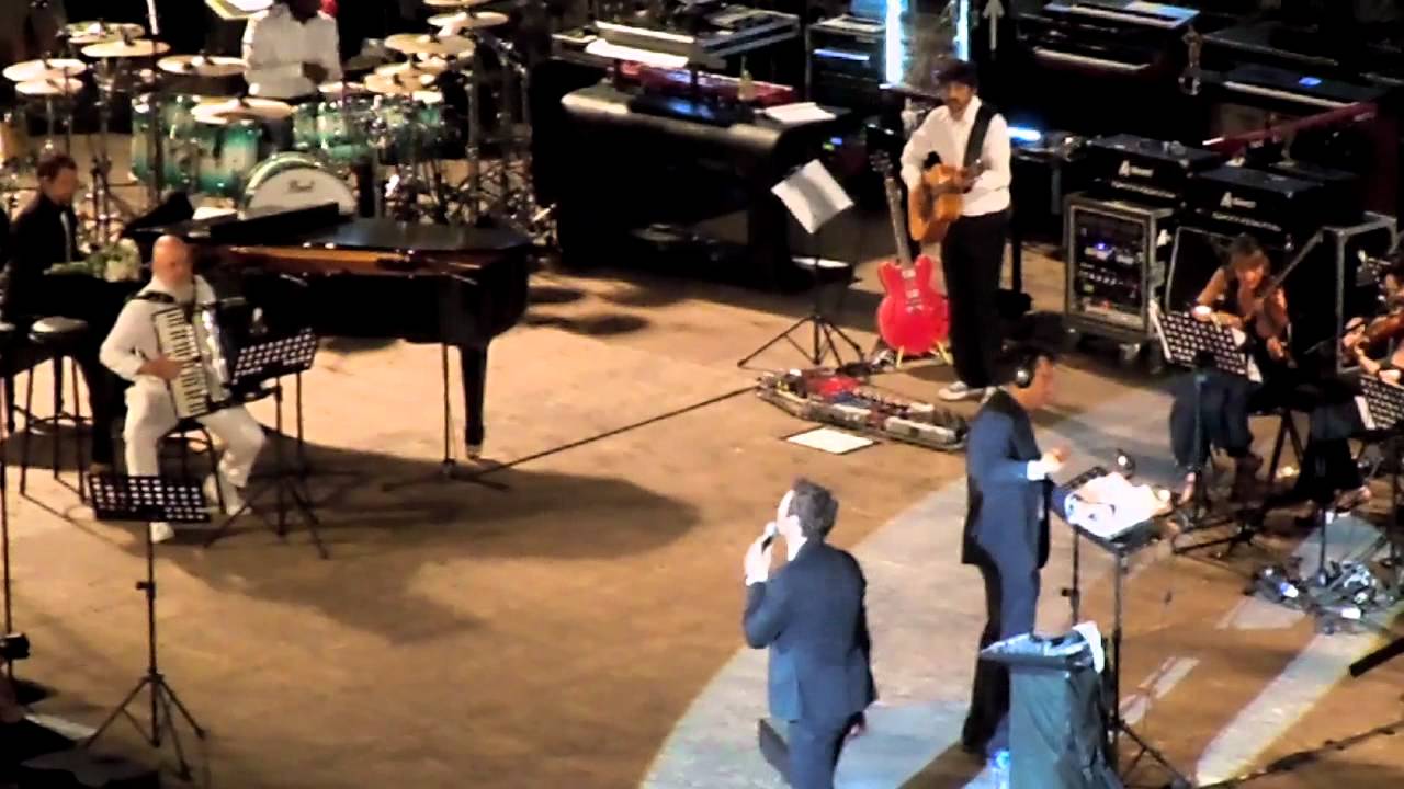 Bella - Lorenzo Jovanotti - Taormina 3 settembre 2011.MOV