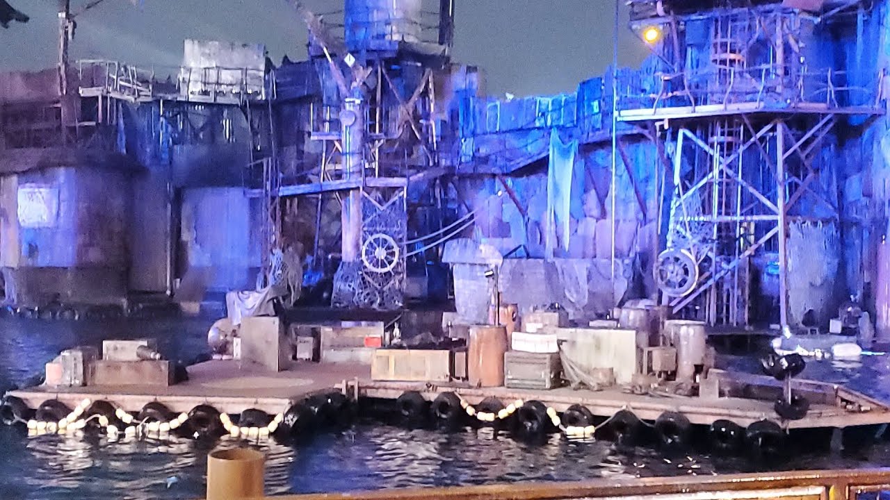 Waterworld at Universal Studios Hollywood Happy New Years everyone 
