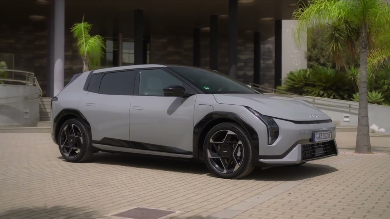 Kia EV4 ‘GT-Line’ 81.4kWh Exterior Design in Wolf Grey