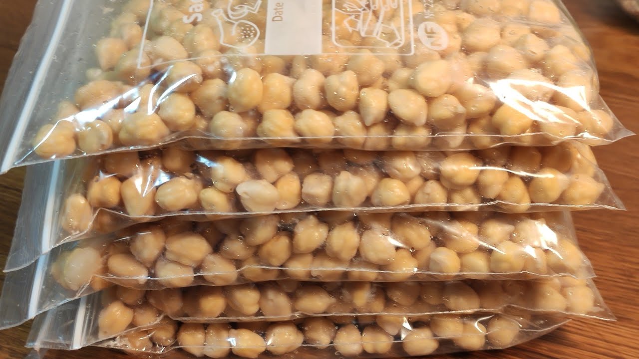 TREMPAGE ET CONGÉLATION DES POIS-CHICHES.   CUISINE MALIYA.    نقع الحمص في الماء و كيفية تخزينه
