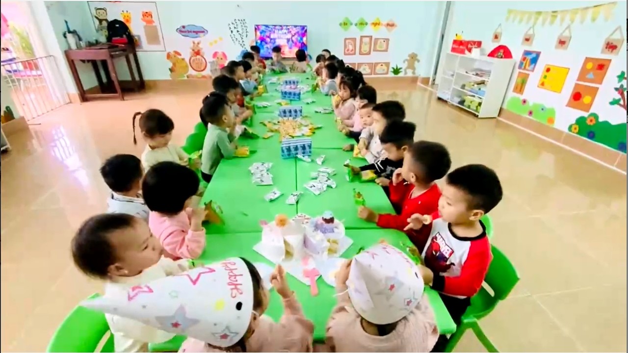 Sinh nhật Ngọc Hân và Ngọc Diệp 3 tuổi ở lớp