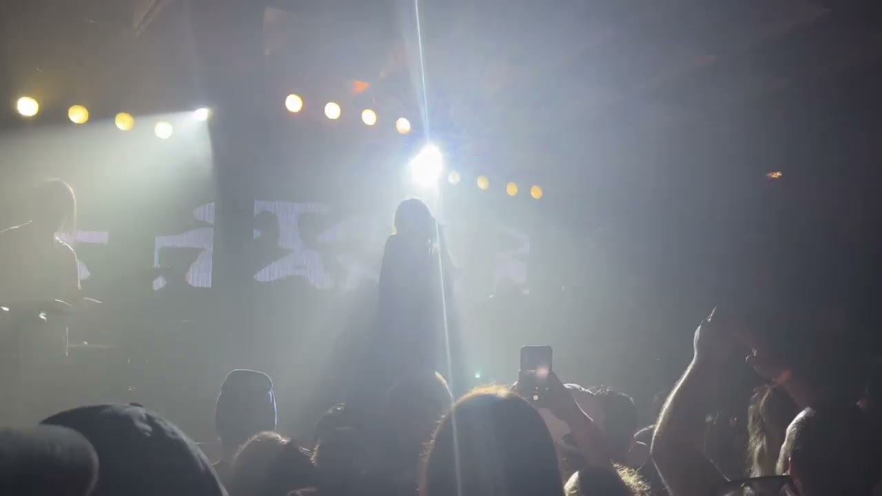 Stand Atlantic - Hate Me (Sometimes) & molotov (Live) - God Save the Teen Tour