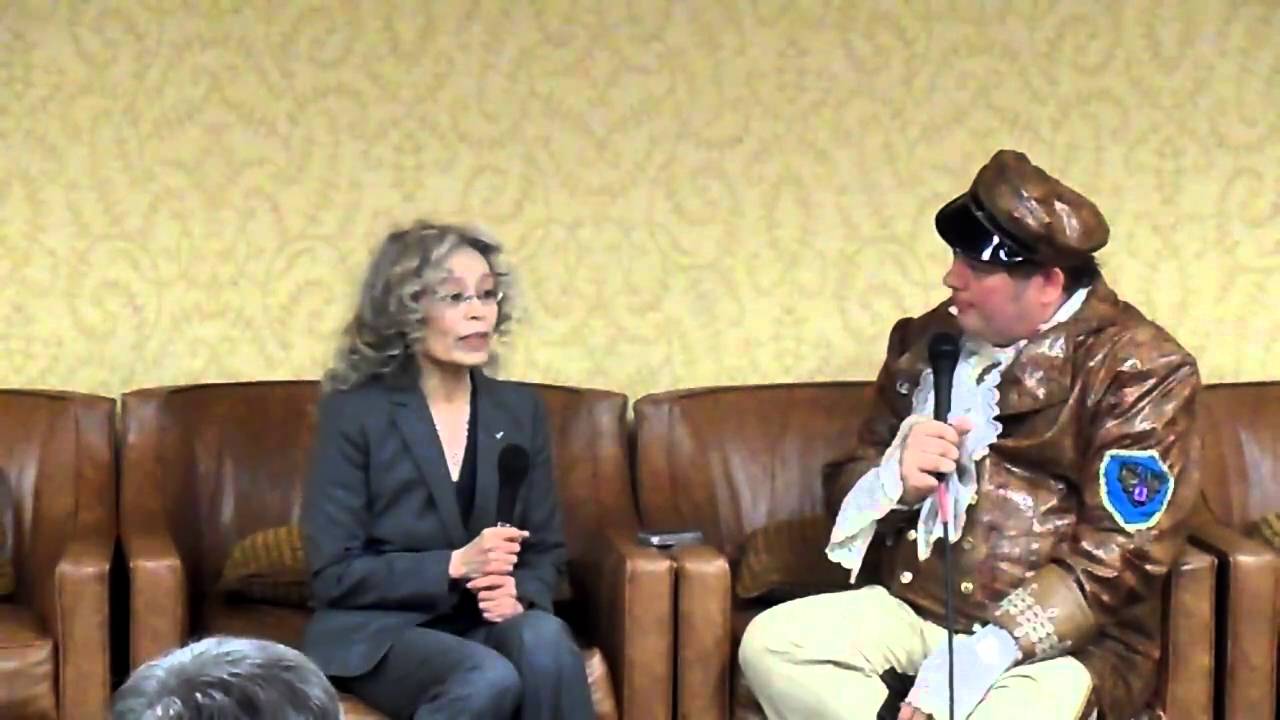 End of convention chat with Kinuko Y. Craft