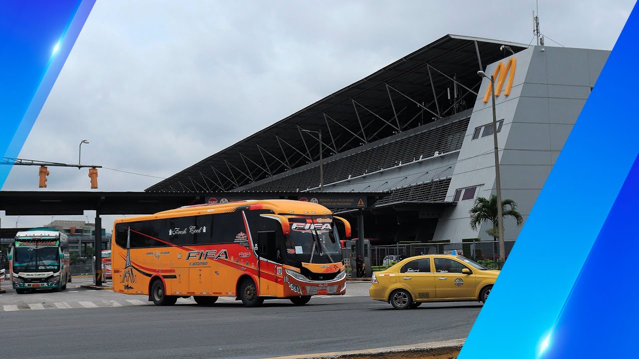 Decenas de personas acuden a la Terminal Terrestre de Guayaquil por el feriado -Teleamazonas