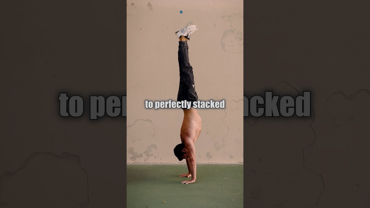 How to Perfect Your Handstand Line 📏 Get Rid of Your Banana Back 🍌 #handstand #calisthenics