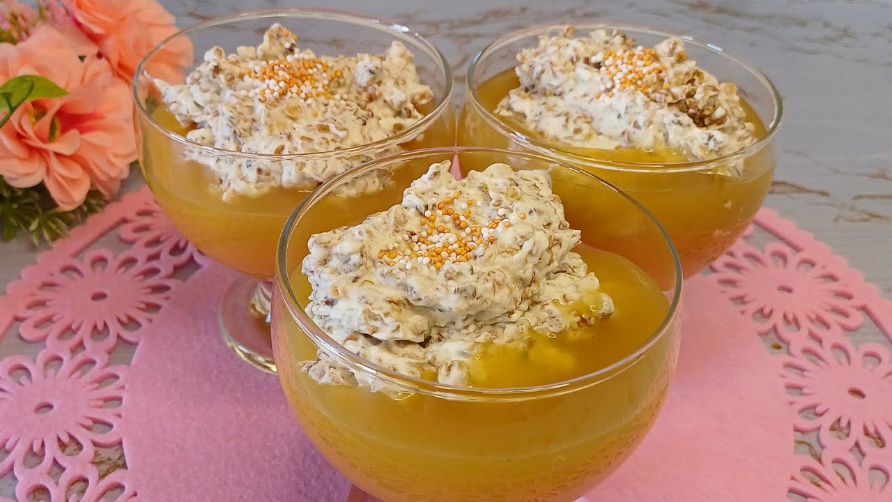 Oatmeal cream with peach sauce / Овсяный крем с персиковым соусом