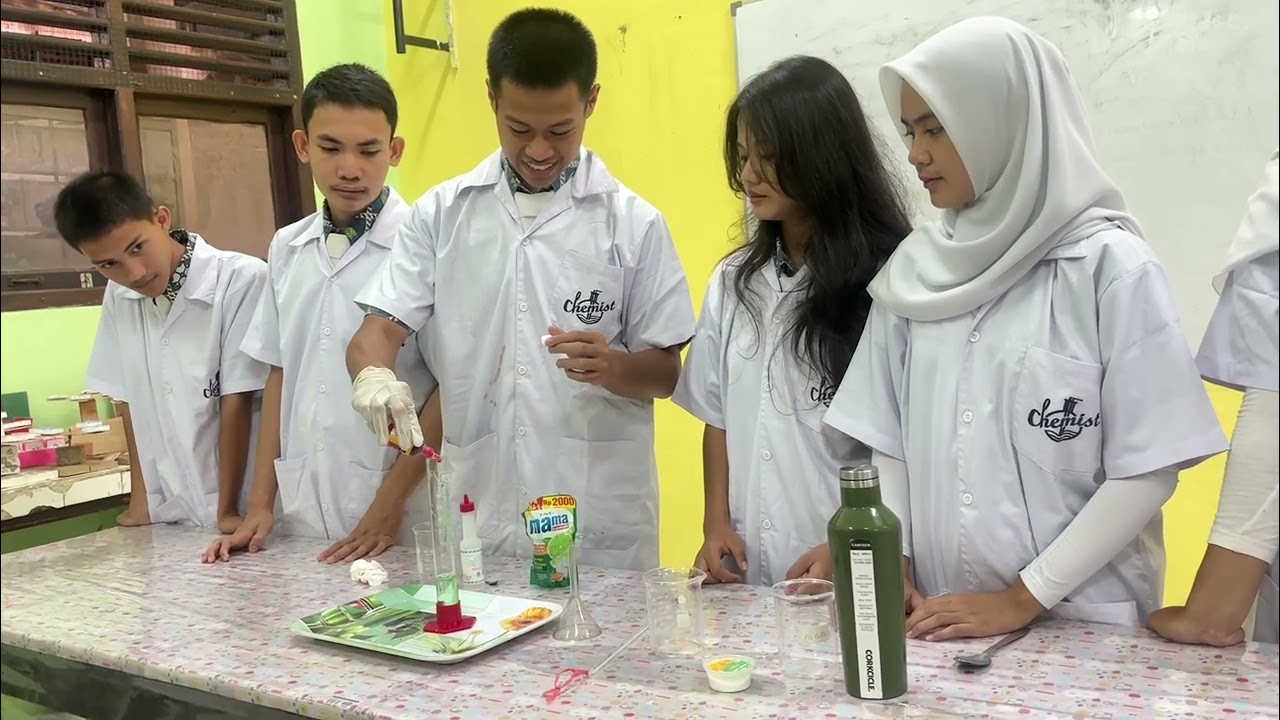 TUGAS PRAKTEK KIMIA (KELOMPOK 3) PERCOBAAN REAKSI EKSOTERM KELAS 11.3 SMAN 1 PRABUMULIH
