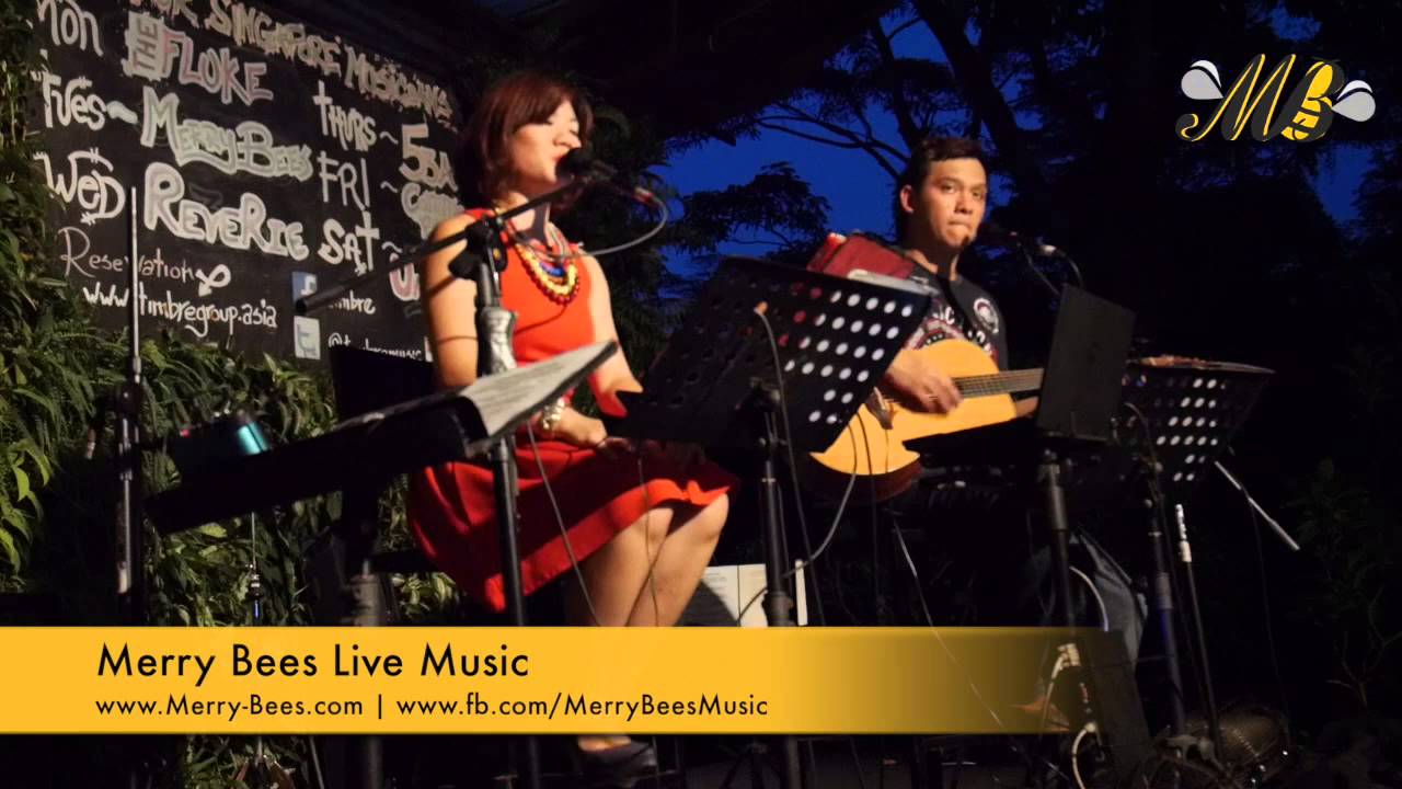 Merry Bees Live Music - Merry Bees Live Music - Vivienne & John Lye performs I'm Yours
