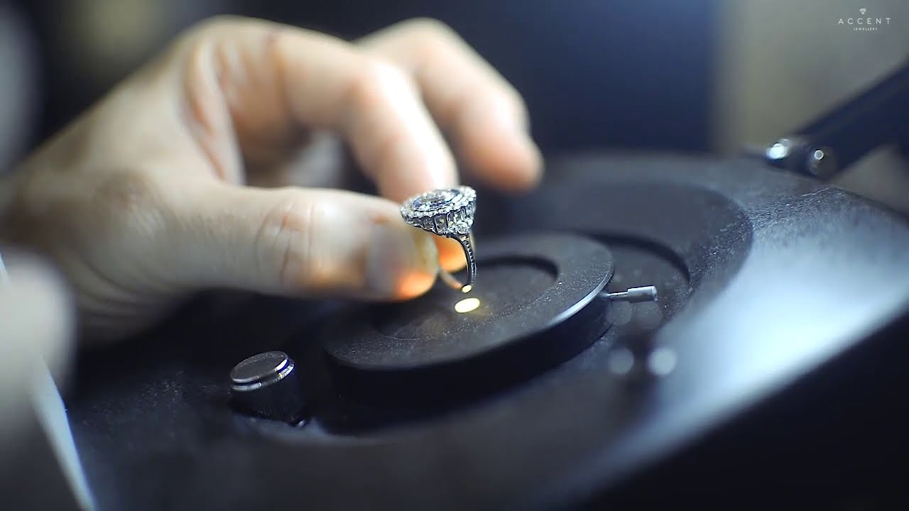 Serviciul de evaluare și expertiză a diamantelor și a pietrelor colorate la Accent Jewellery