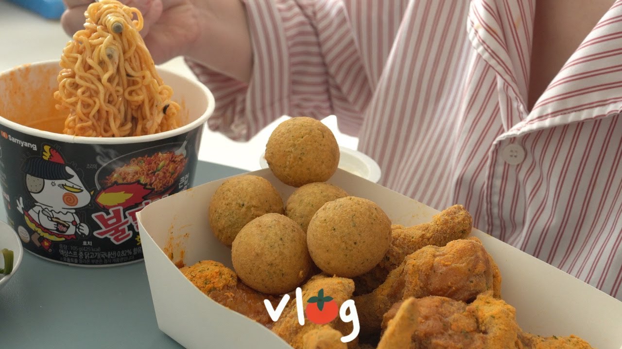 계속되는 큰 먹부림과 작은 소식 / 뿌링클 + 불닭볶음면 / 소고기수육, 팔라펠, 후무스, 김치찜, 쭈삼, 고구마 케이크