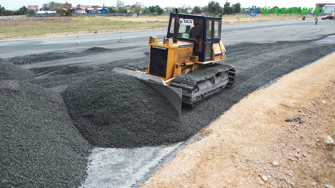 Powerful Dozer Leveling Gravel Installing New Roads Processing Activities Dozer Working Skills
