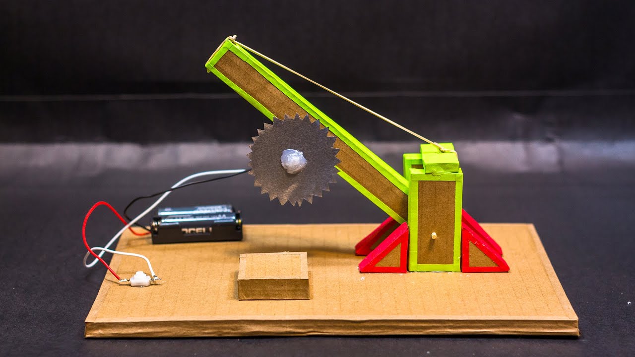 Fixed Saw Working  Model  | Science Projects