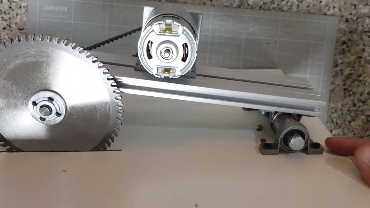 Table saw lift mechanism upgrade using a 24V DC Motor 895