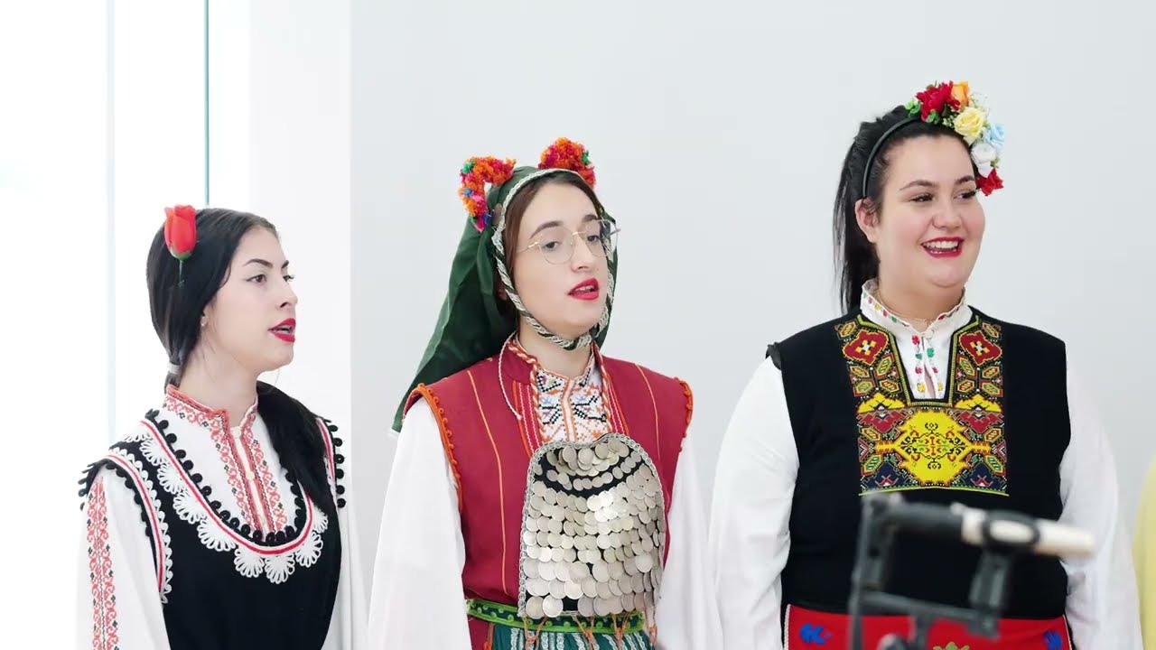 Народен хор при НУФИ „Филип Кутев“ – Котел – диригент Ангел Славов