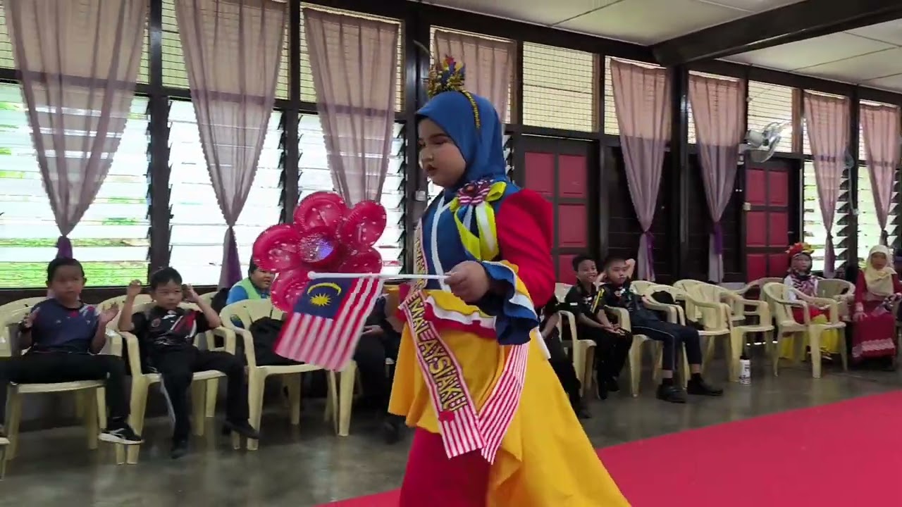 Pertandingan Fashion Show Kemerdekaan SK Mela 