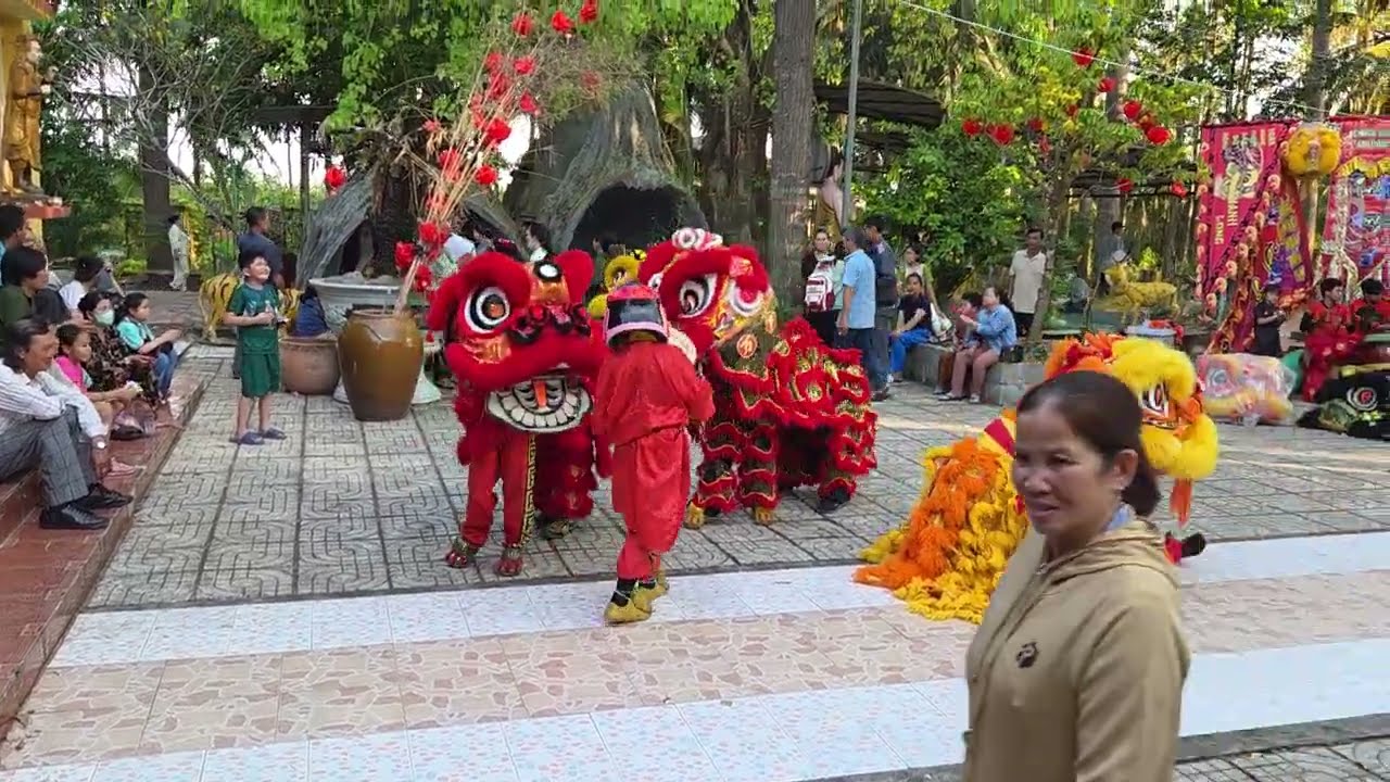 Múa lân Thanh Long ở Chùa Thiền Kim có tiến bộ đáng kể 