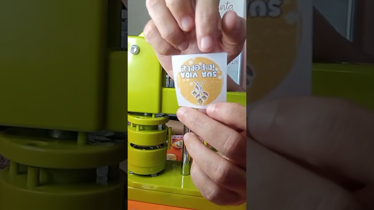 Fazendo Bottons com maquina e insumo da China #china #botton #rendaextra