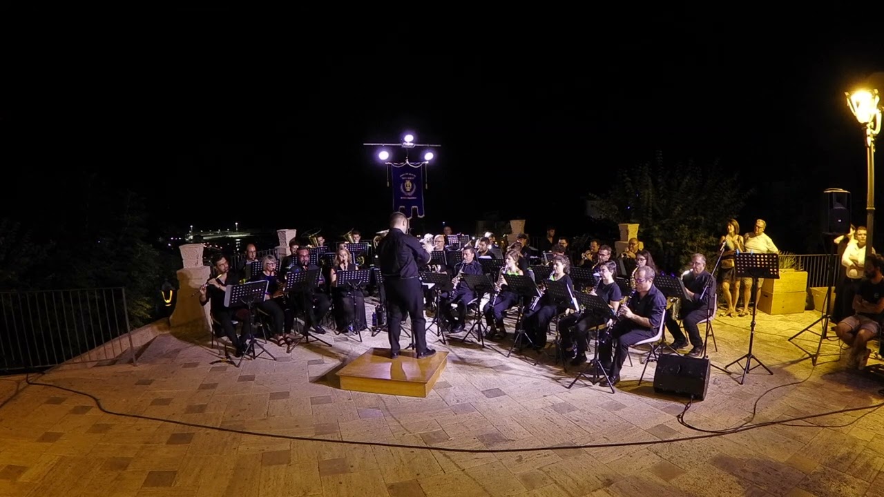 Don't Cry For Me Argentina - Ass. Musicale S. Cecilia di Buseto Palizzolo - Dirige il M° G. DAlberti