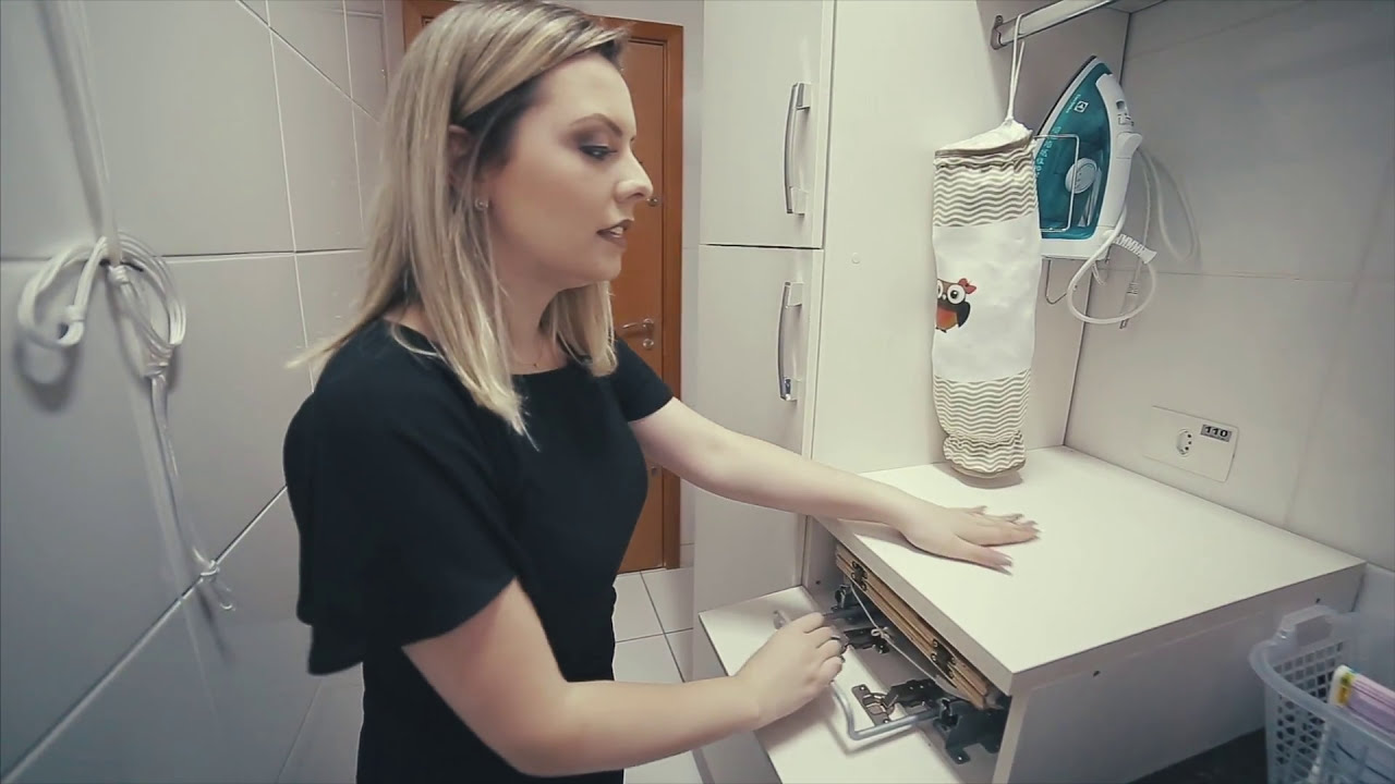 Como organizar produtos de limpeza na lavanderia