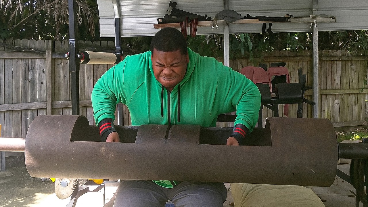 😱 Weightlifting Accident!