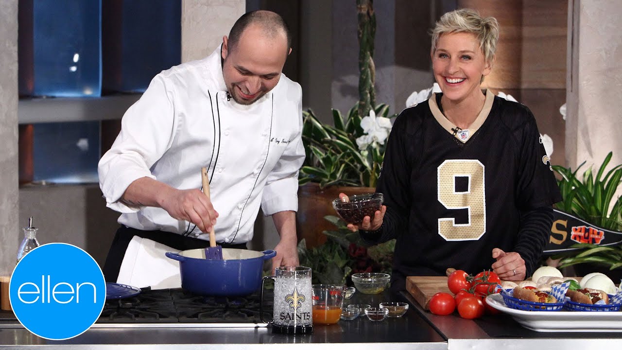 Chef Roberto Makes a Super Bowl Feast (Season 7)
