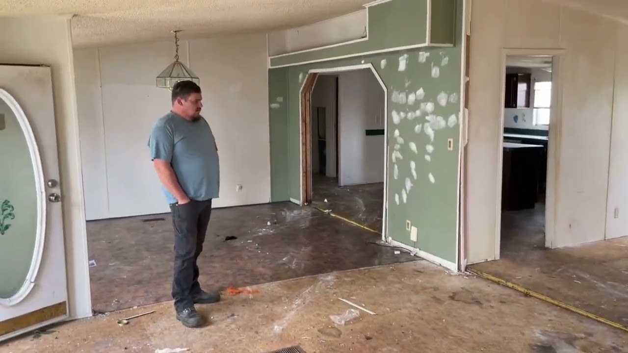 Found Another HUGE Double Wide Mobile Home Palace From The 90's - Redman Homes