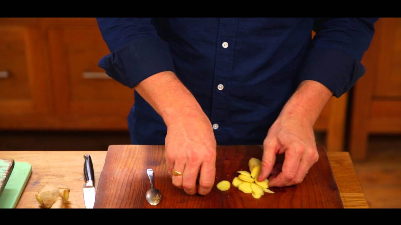 How to Peel Ginger | Jamie&rsquo;s 1 Minute Tips