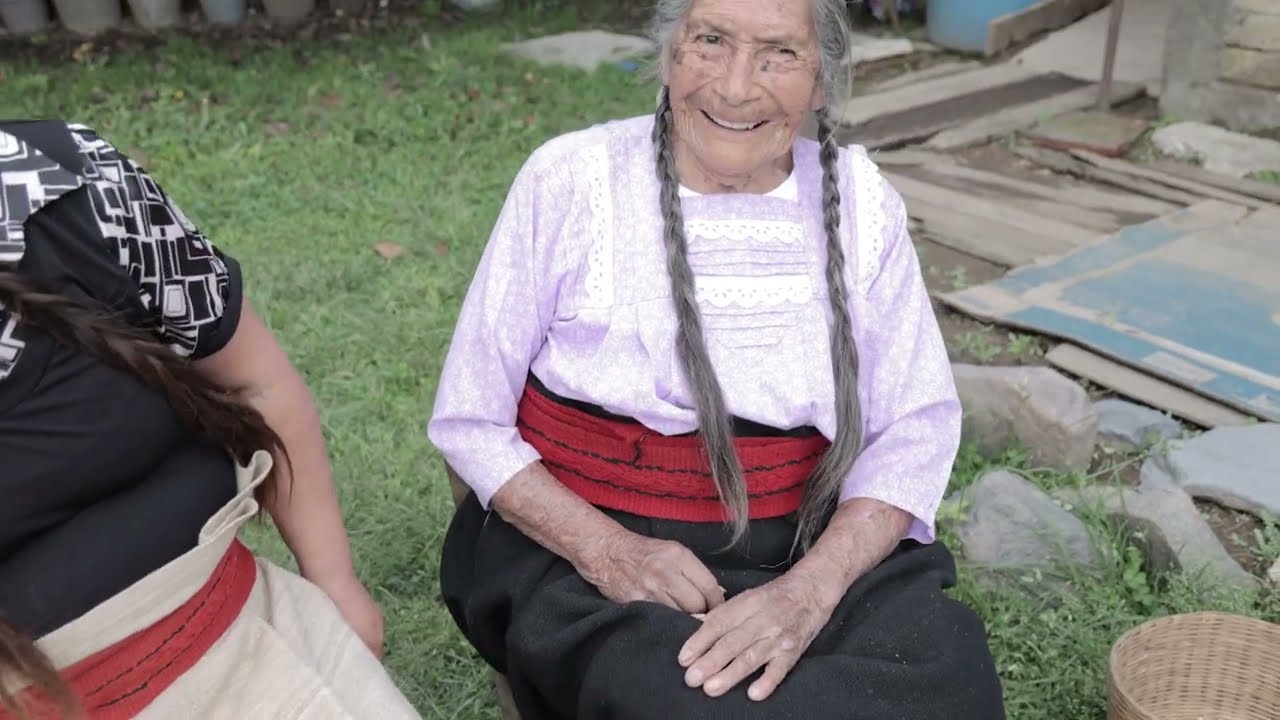 Traje tradicional de Hueyapan, Morelos.